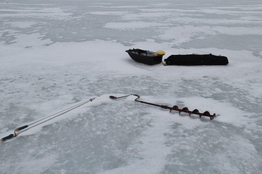 зимняя подлёдная рыбалка, водохранилище ТЭЦ-2, зима 2019 г._2